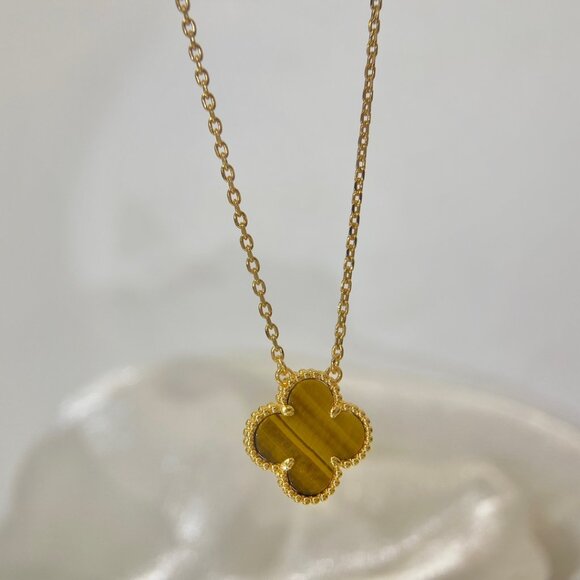 Van Cleef & Arpels Tiger's Eye Necklace without Diamonds - Picture 5 of 9